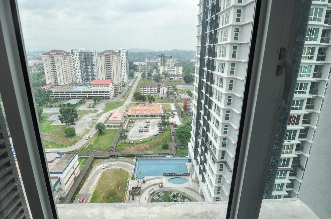 Azfa Duplex Suite At De Centrum Putrajaya Bangi Free Wifi Kajang Eksteriør bilde