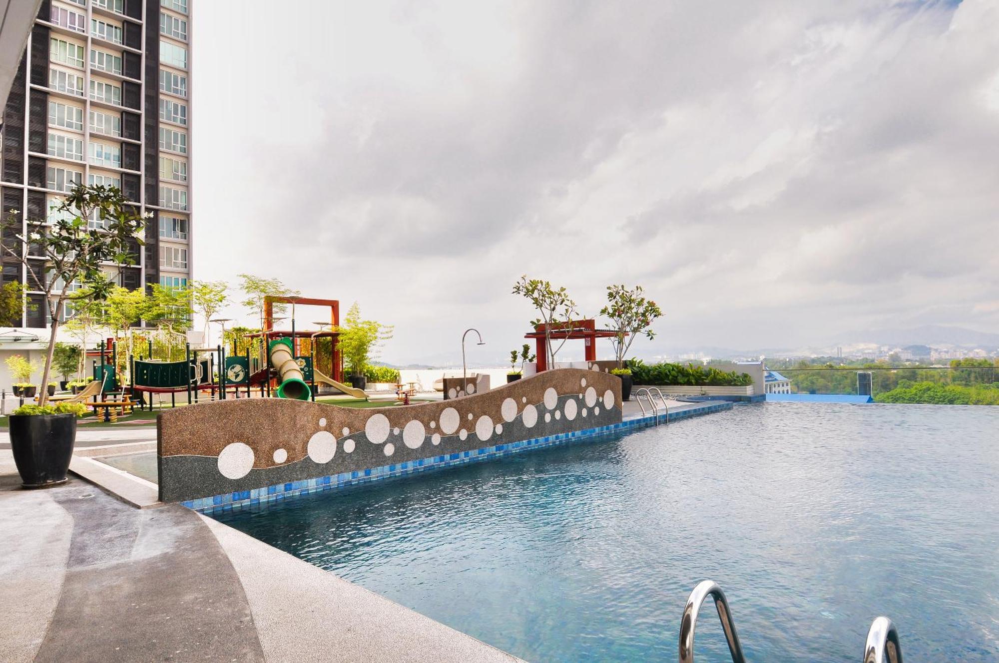 Azfa Duplex Suite At De Centrum Putrajaya Bangi Free Wifi Kajang Eksteriør bilde