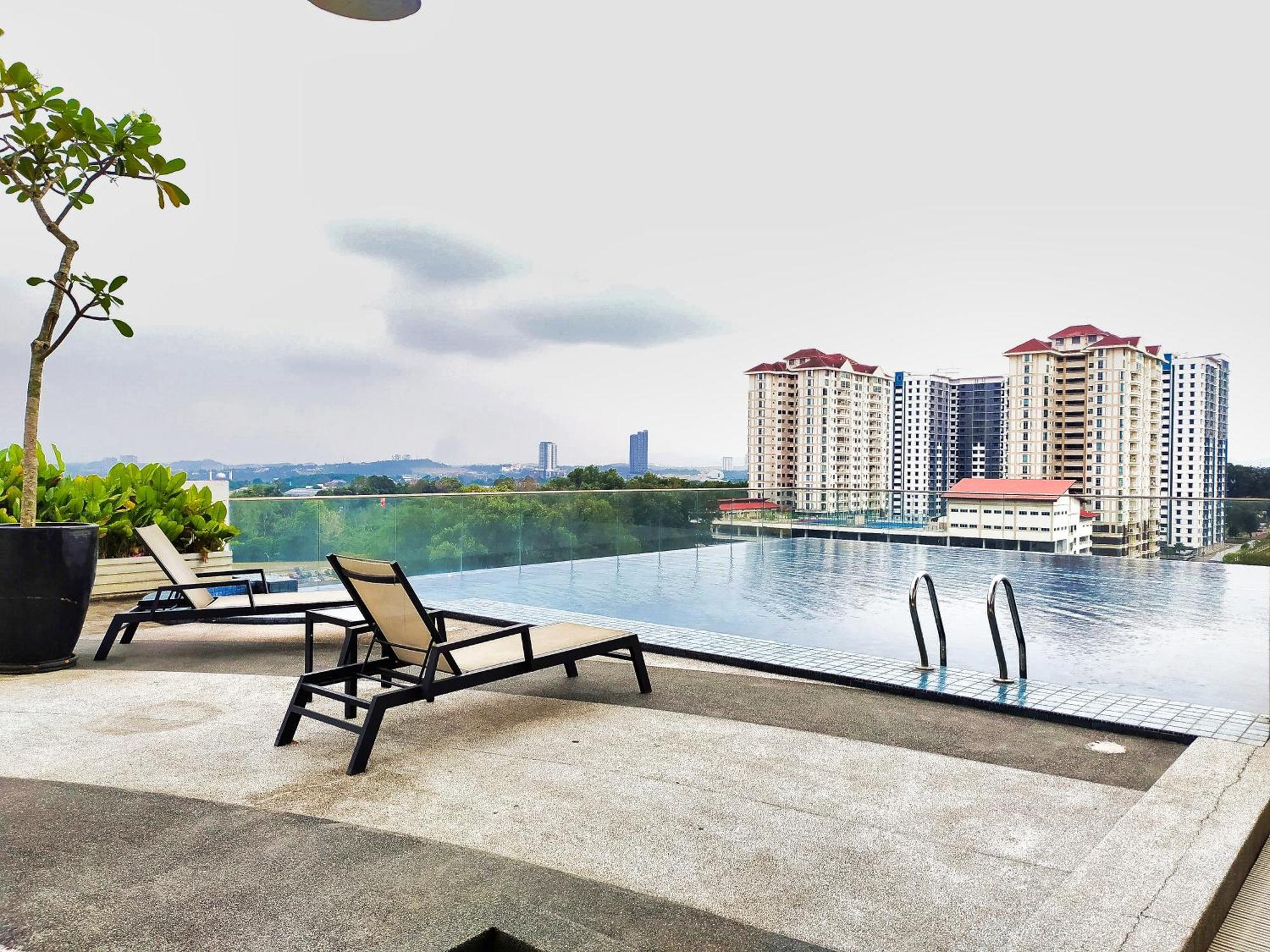 Azfa Duplex Suite At De Centrum Putrajaya Bangi Free Wifi Kajang Eksteriør bilde